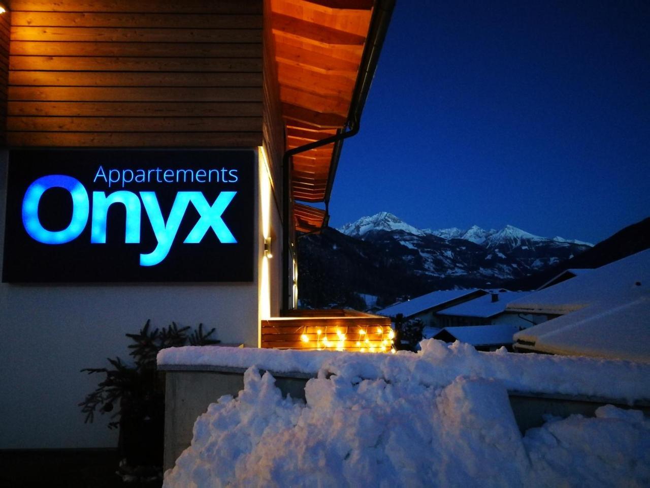 Onyx Apartment *